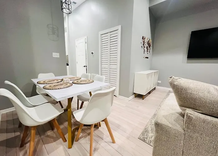 Modern 4br-3ba Near Public Transit And Wfh Appartement