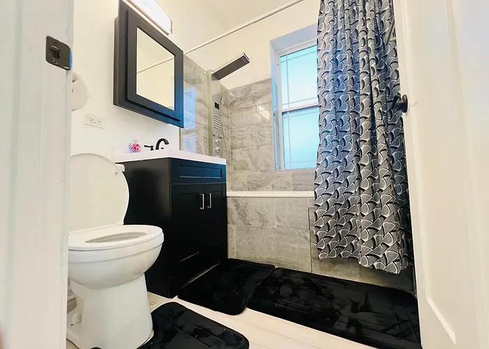 Modern 4br-3ba Near Public Transit And Wfh *